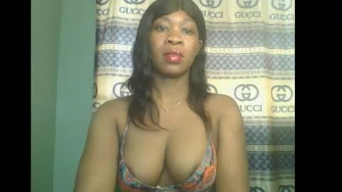 Snapshot of honey_dollxx chatting on November 20, 2025, 9:20 am Flora online show from November 20, 2025, 9:20 am