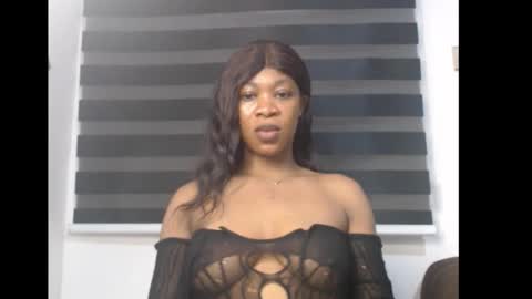 Snapshot of honey_dollxx chatting on January 11, 2026, 7:13 am Flora online show from January 11, 2026, 7:13 am