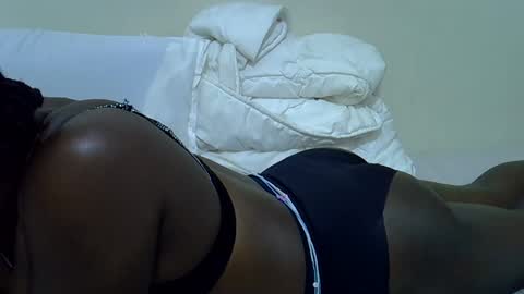Snapshot of honey_dripe chatting on April 18, 2026, 6:01 pm flozzy online show from April 18, 2026, 6:01 pm