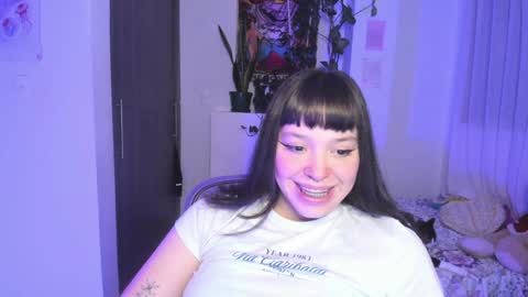 Snapshot of honey_hoe chatting on December 21, 2024, 2:41 am Lau online show from December 21, 2024, 2:41 am