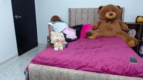 Snapshot of honey_hypnotic chatting on December 19, 2024, 7:29 pm honey_hypnotic online show from December 19, 2024, 7:29 pm