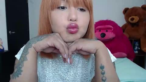 Snapshot of honey_hypnotic chatting on January 2, 2025, 1:08 pm honey_hypnotic online show from January 2, 2025, 1:08 pm