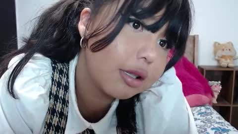 Snapshot of honey_hypnotic chatting on January 13, 2025, 4:28 am honey_hypnotic online show from January 13, 2025, 4:28 am