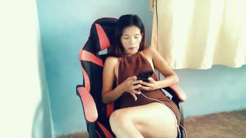 honey_mollyxx online show from March 3, 2026, 11:43 pm