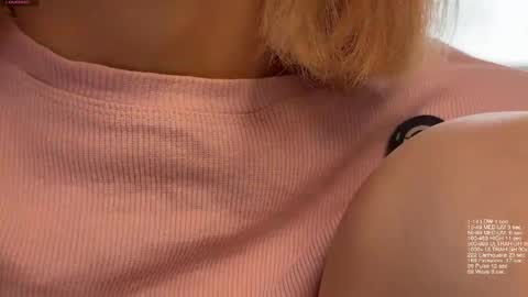 Snapshot of honey_sunshine chatting on April 8, 2026, 10:37 am Jenyanew vid how I squirt in forest in bio online show from April 8, 2026, 10:37 am