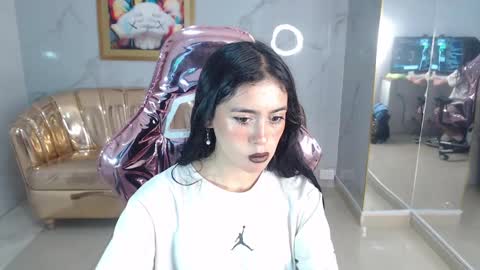 HONEY  online show from January 29, 2025, 1:17 pm