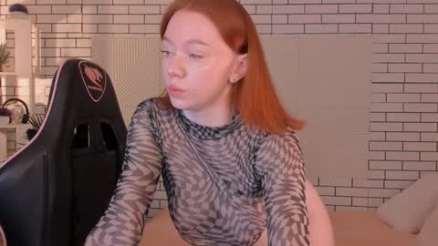 honeyautumn online show from December 2, 2024, 11:51 pm