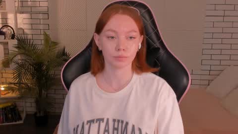 honeyautumn online show from December 6, 2024, 2:57 am