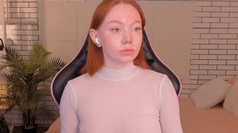 honeyautumn online show from December 7, 2024, 11:45 pm