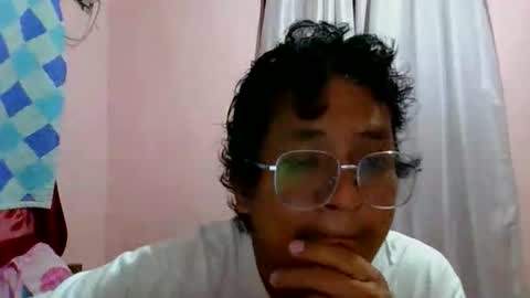 Honeybee online show from May 16, 2026, 4:28 pm