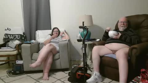 Snapshot of honeybuns344636 chatting on January 22, 2025, 11:21 pm Honey online show from January 22, 2025, 11:21 pm