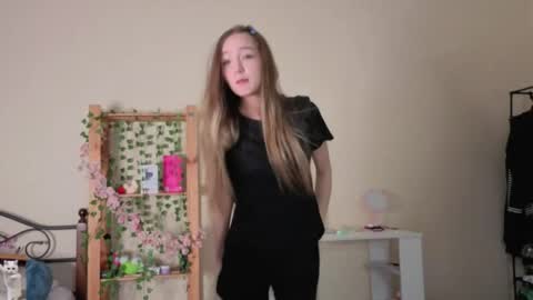 Masha online show from April 18, 2026, 2:32 pm