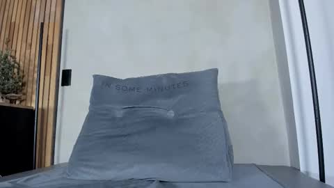 Sofia independent model online show from November 14, 2025, 11:31 am