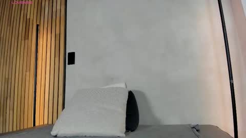 Sofia independent model online show from January 14, 2026, 11:49 am