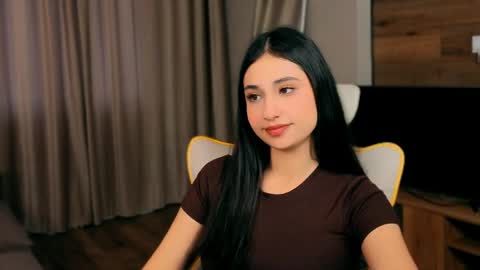 Snapshot of honeylanaa chatting on May 13, 2026, 5:05 am Lana online show from May 13, 2026, 5:05 am