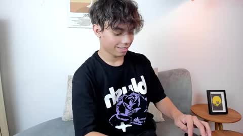 honeymoon_sariel online show from February 19, 2026, 7:43 pm