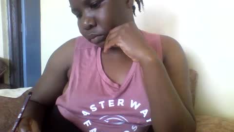 Honeymuny online show from November 14, 2025, 8:24 am