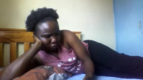 Honeymuny online show from November 17, 2025, 6:19 am