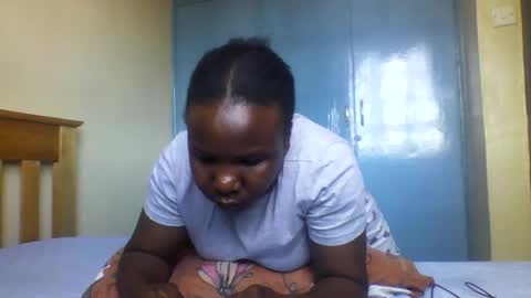 Honeymuny online show from November 22, 2025, 7:40 am