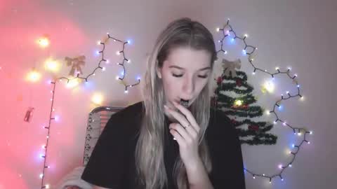 honeyveil online show from December 20, 2025, 10:22 am