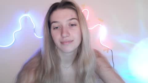 honeyveil online show from March 31, 2026, 12:38 pm