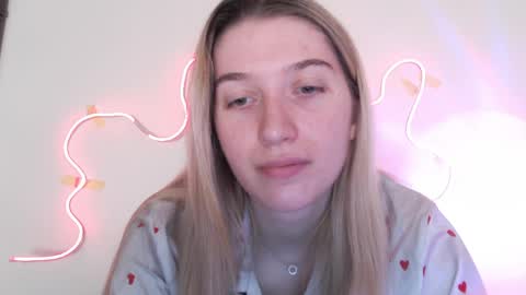 honeyveil online show from April 2, 2026, 10:57 am