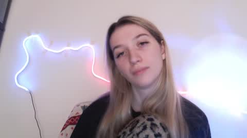 honeyveil online show from April 13, 2026, 1:27 pm