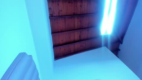 honnyy_23 online show from May 16, 2026, 7:56 pm