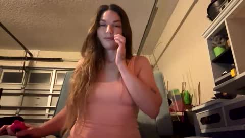 Snapshot of hoodhippy chatting on April 26, 2026, 6:44 am HoodHippy online show from April 26, 2026, 6:44 am
