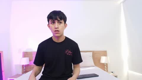 hoot_booys_ online show from March 23, 2026, 8:35 pm