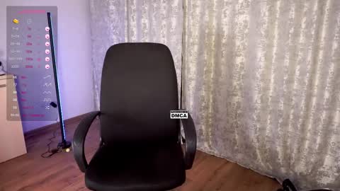 Karina online show from November 6, 2025, 3:13 pm