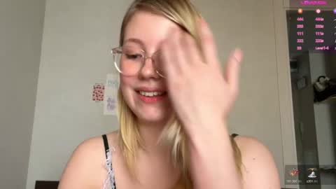 Snapshot of horney_audrey chatting on December 11, 2024, 3:56 am Audrey online show from December 11, 2024, 3:56 am