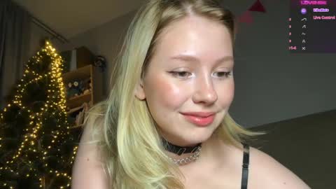 Snapshot of horney_audrey chatting on December 20, 2024, 12:08 am Audrey online show from December 20, 2024, 12:08 am