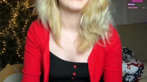 Snapshot of horney_audrey chatting on December 27, 2024, 3:31 am Audrey online show from December 27, 2024, 3:31 am