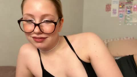 Snapshot of horney_audrey chatting on January 22, 2025, 3:52 am Audrey online show from January 22, 2025, 3:52 am