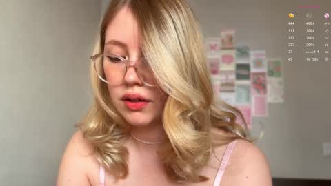 Snapshot of horney_audrey chatting on January 31, 2025, 3:41 am Audrey online show from January 31, 2025, 3:41 am