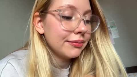 Snapshot of horney_audrey chatting on September 15, 2025, 2:44 am Audrey online show from September 15, 2025, 2:44 am