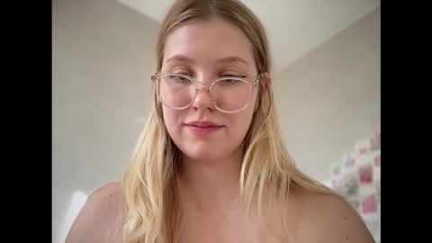 Snapshot of horney_audrey chatting on September 27, 2025, 2:38 am Audrey online show from September 27, 2025, 2:38 am