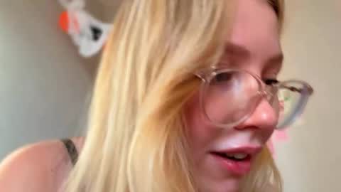 Snapshot of horney_audrey chatting on October 20, 2025, 2:23 am Audrey online show from October 20, 2025, 2:23 am