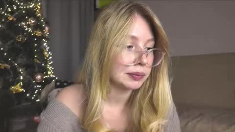 Snapshot of horney_audrey chatting on December 18, 2025, 1:33 am Audrey online show from December 18, 2025, 1:33 am