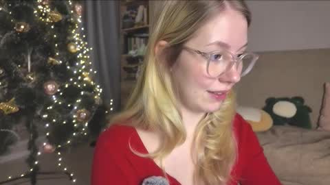 Snapshot of horney_audrey chatting on December 22, 2025, 1:46 am Audrey online show from December 22, 2025, 1:46 am