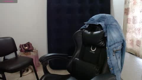 Snapshot of horny_and_daring chatting on February 19, 2026, 1:29 pm horny and daring online show from February 19, 2026, 1:29 pm