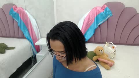 horny_bri_ online show from December 22, 2025, 1:19 pm