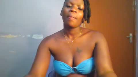 Snapshot of horny_hearts chatting on October 19, 2025, 7:20 am phanice online show from October 19, 2025, 7:20 am