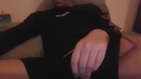 Snapshot of horny_matias chatting on December 21, 2025, 5:14 am horny_matias online show from December 21, 2025, 5:14 am