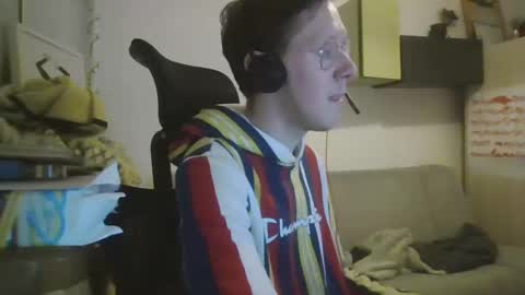 Snapshot of horny_pole chatting on December 4, 2024, 3:59 am horny_pole online show from December 4, 2024, 3:59 am