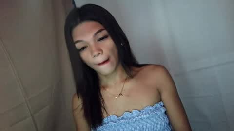 Rhiana online show from May 12, 2026, 4:42 am