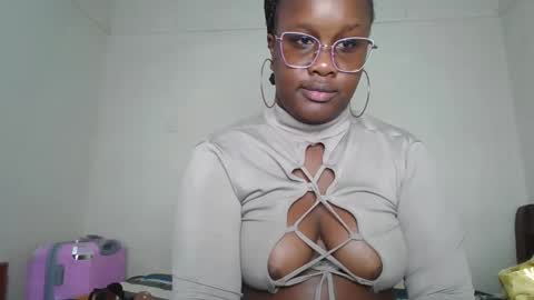 Snapshot of horny_sexxy_babe chatting on March 17, 2026, 12:41 pm Lucy online show from March 17, 2026, 12:41 pm