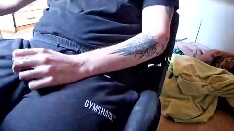 Snapshot of hornyandopenminded chatting on October 30, 2025, 1:34 pm hornyandopenminded online show from October 30, 2025, 1:34 pm