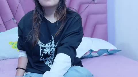 Khloe  online show from March 25, 2026, 12:00 pm